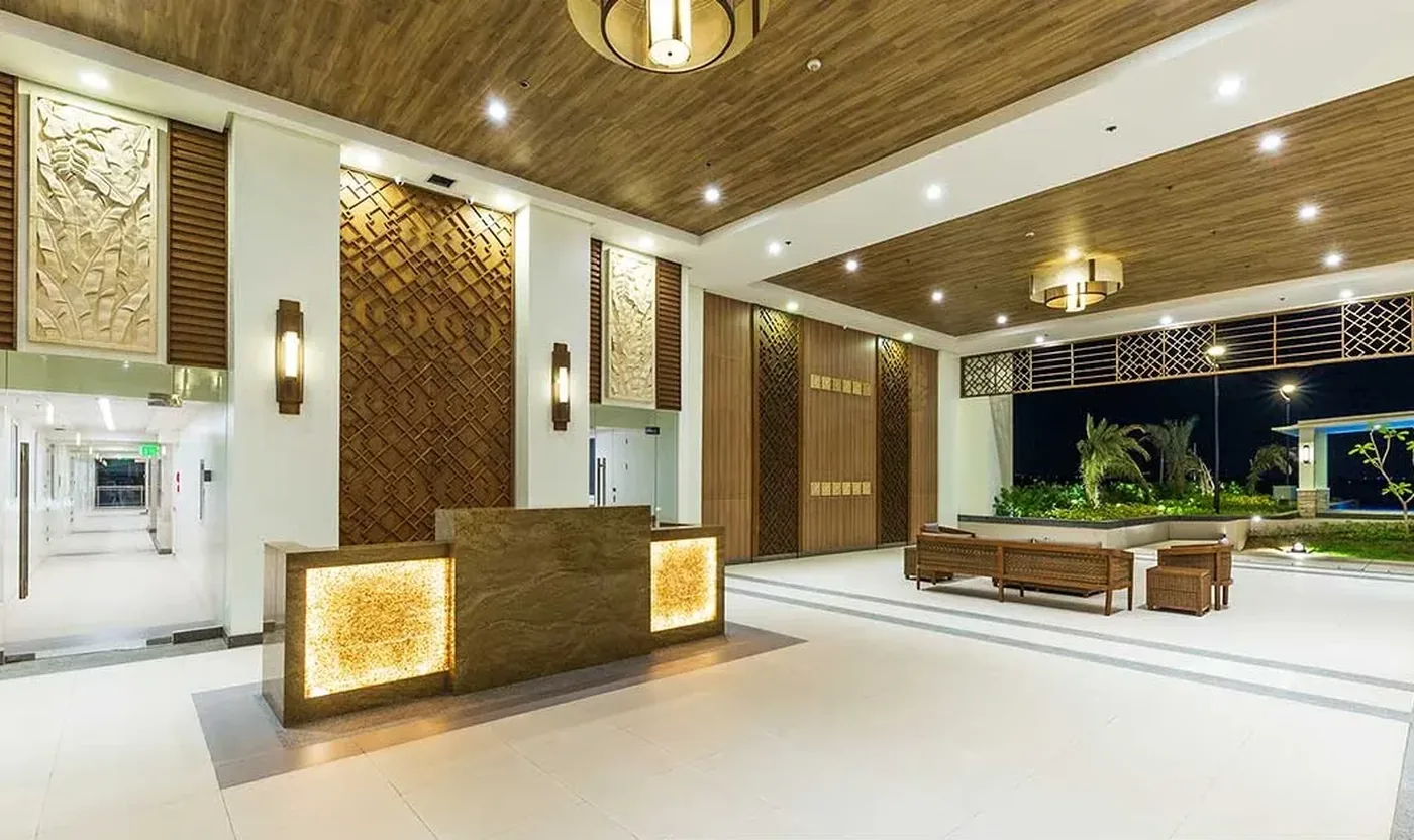Reception and concierge lobby at Oak Harbor Residences