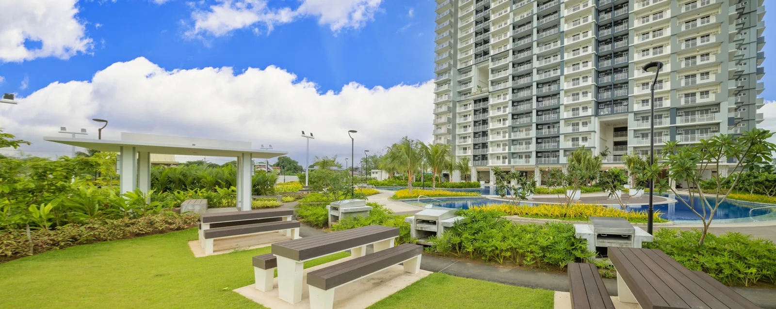 The picnic area and activity lawn at Sonora Garden Residences